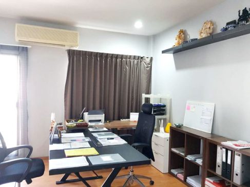 บ้านกลางเมืองเหม่งจ๋าย1 ขายถูกสุดในโครงการ ตกแต่ง สวยสุดใน โครงการ บ้านกลางเมือง เหม่งจ๋าย โครงการ 1   21 ตรว  3ชั้น   3 ห้องนอน   4 ห้องน้ำ ขายถูก กู้ได้สูง หรือ กู้ไดเต็ม ตามเครดิตผู้กู้  ขายเพียง 5,970,000 บาท