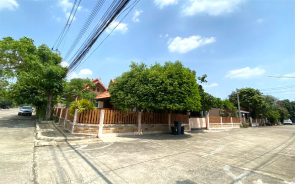 บ้านเดี่ยวชั้นเดียวสไตล์รีสอร์ท หมู่บ้านเกษมสุข หลังหัวมุม