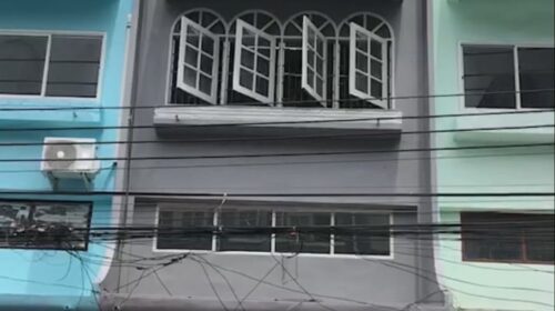 ขายตึกแถว 4 ชั้น ต่อเติมเต็ม เอกชัย 69/1 ราคา 2.1 ล้าน T. 086-4540423