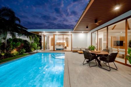 ขายบ้านพูลวิลล่าหัวหินใกล้ทะเลโฉนดครุฑแดง Luxury Villa La Felice Pool Villa Sale