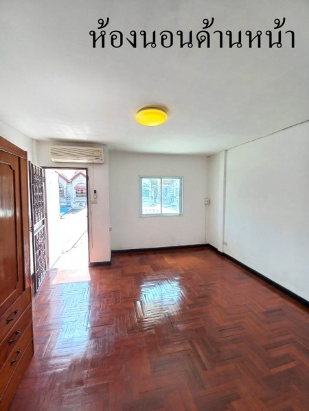 ขายทาวน์เฮ้าส์ยิ่งโอฬารวิลล่า ทำเลวิภาวดี ใกล้ดอนเมือง ราคา 2 ล้าน คุ้มที่สุดในย่านนี้