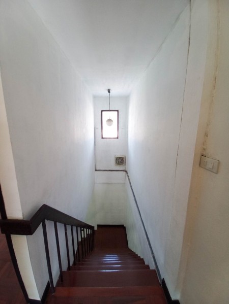 ขายทาวน์เฮ้าส์ยิ่งโอฬารวิลล่า ทำเลวิภาวดี ใกล้ดอนเมือง ราคา 2 ล้าน คุ้มที่สุดในย่านนี้