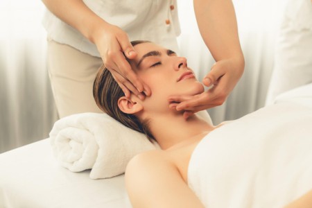 นวดผ่อนคลายทองหล่อ 11 อบอุ่น เป็นส่วนตัว ราคาเข้าถึงง่าย คุณภาพเกินราคา