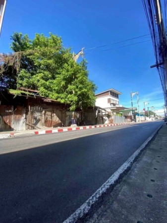 ขายที่ดินอ.เมืองเพชรบุรี ทำเลค้าขาย ใกล้ตลาดเทศบาล ที่ดินถนนพระทรง 90ตรว ในราคาคุ้มค่า5.1ล้าน หรือ ตรวละ 56,667บ